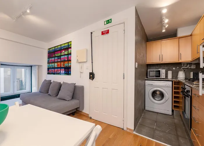 Διαμέρισμα Contemporary In Chiado 2 *