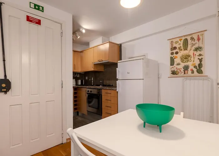 Apartman Contemporary In Chiado 2 *
